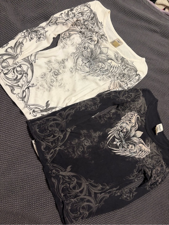 Socal Tops - 2 matching Women’s Ornate Long-Sleeve Crewneck Top - White and Black